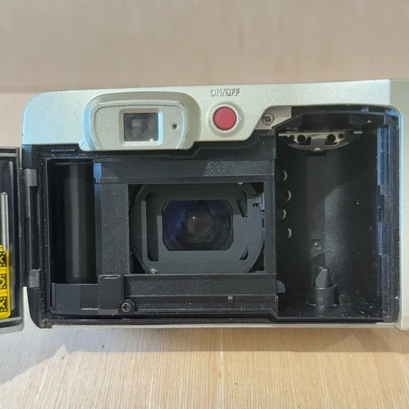 Samsung Film Camera ECX105-Zoom 38-105mm Lens Gold Turns On “UNTESTED” Read Blw